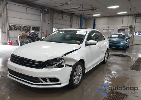 2015 Volkswagen Jetta 1.8T Se z USA, uszkodzony, nr VIN 3VWD17AJ5FM292990
